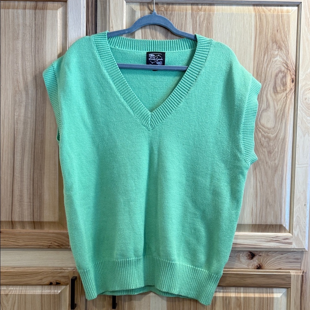 Steady Hands Lime Green V-Neck Sleeveless Spring Oversized Sweater Vest Sz S/M